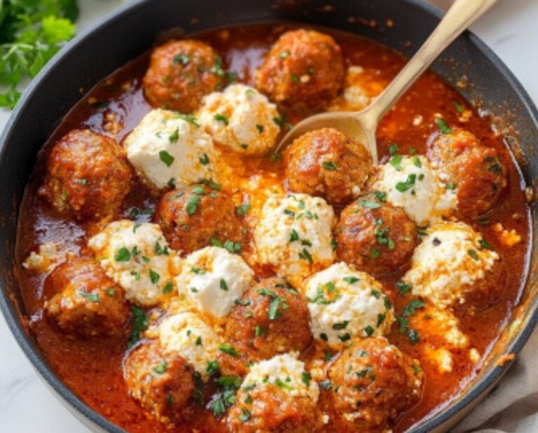Meatball Ripiena Home » Recipes » Meatballs in Marinara with Ricotta