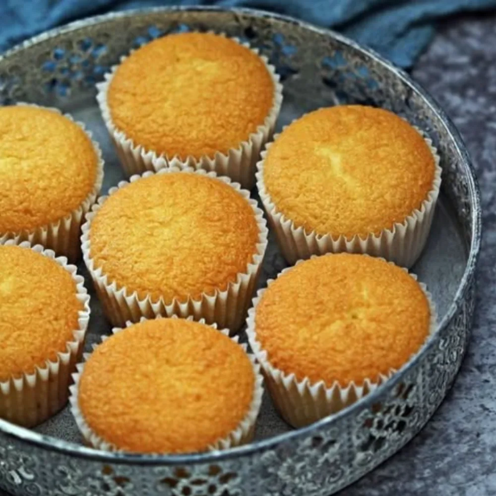 Fluffy Sponge Cupcakes (Light & Airy)