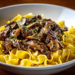 Slow Cooker Creamy Beef Stroganoff Recipe